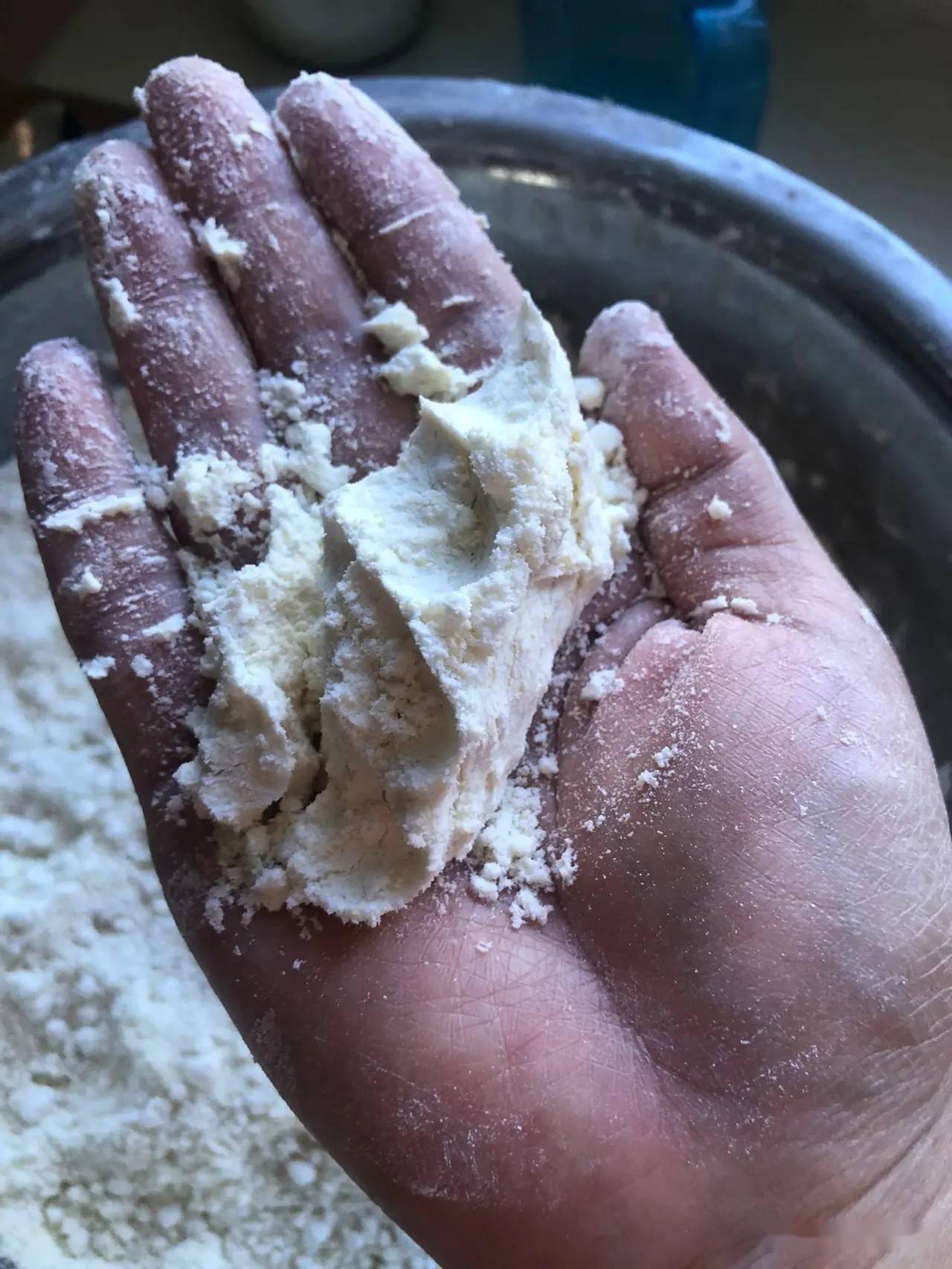 买面粉要分清高筋中筋低筋差别很大建议弄懂再买不会错