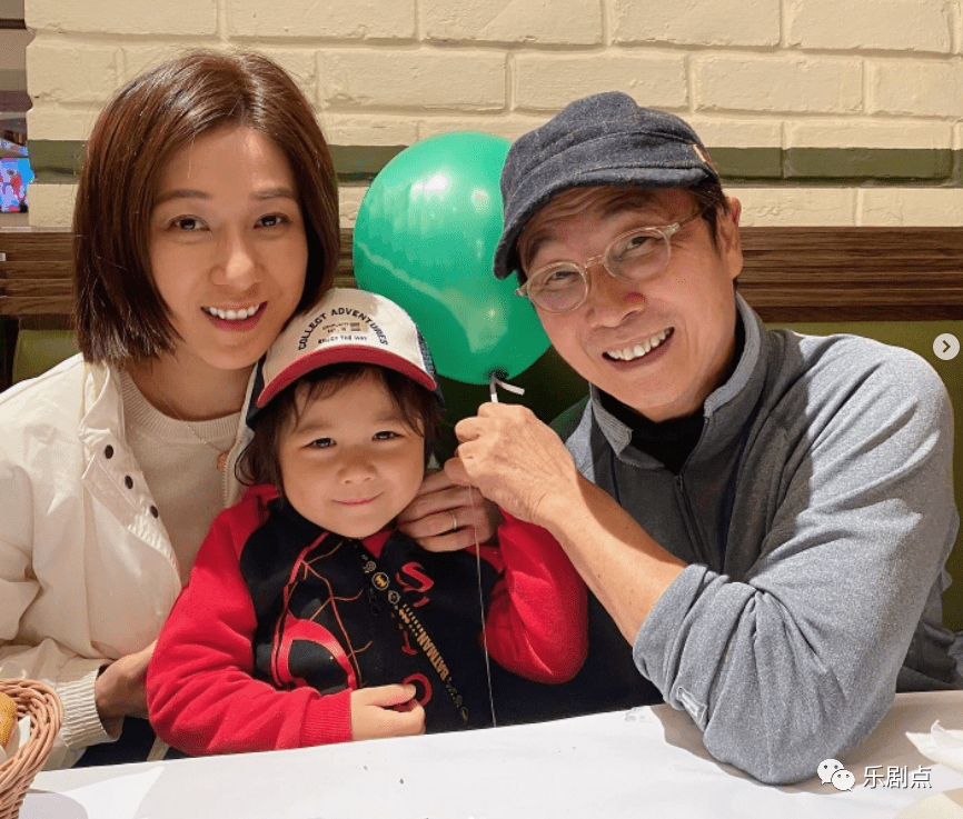 钟嘉欣去年才拍完《星空下的仁医》,今年还有《哪吒与杨戬》准备上映
