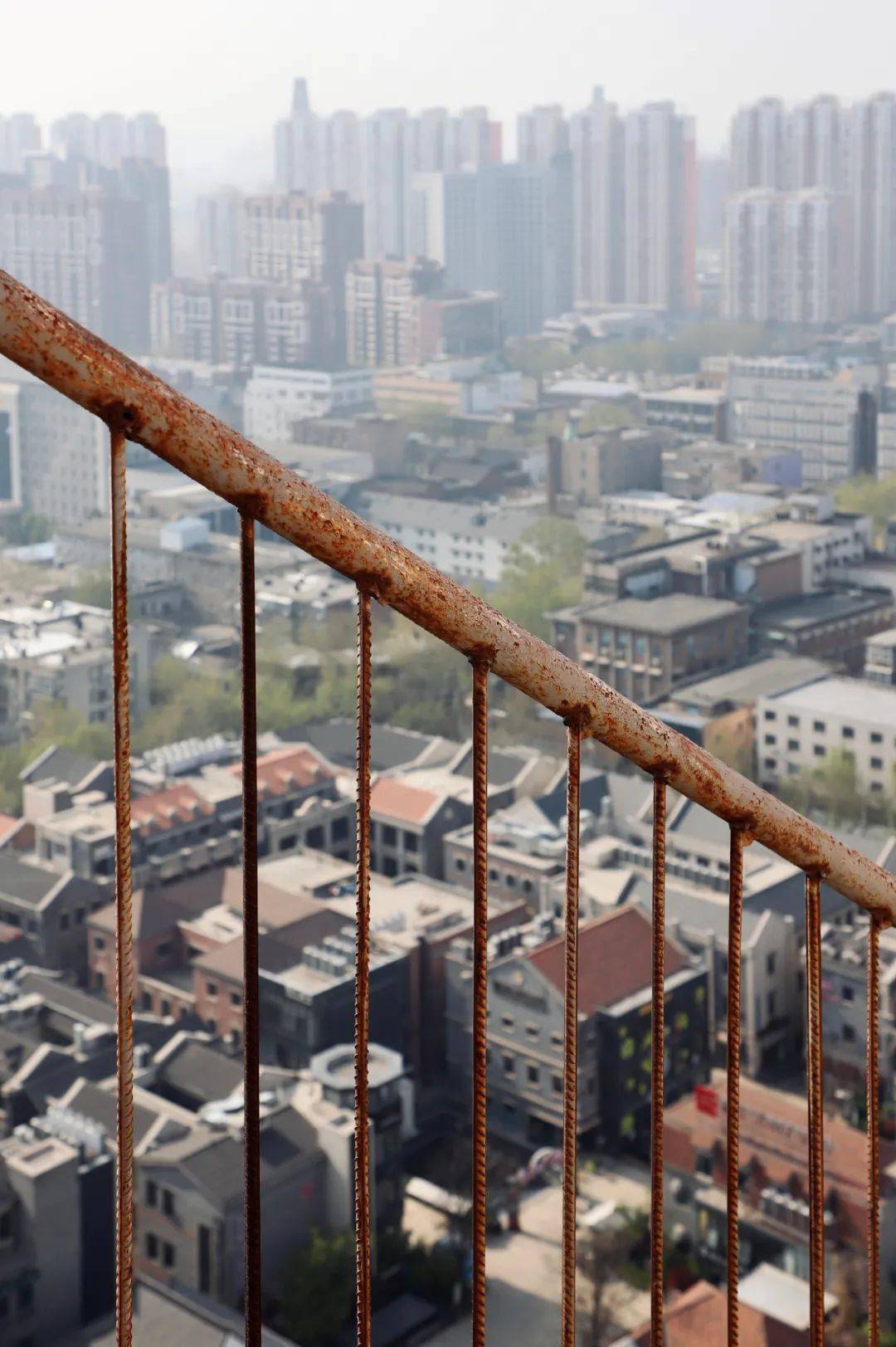 济南天台故事这次让我们在楼顶看看济南