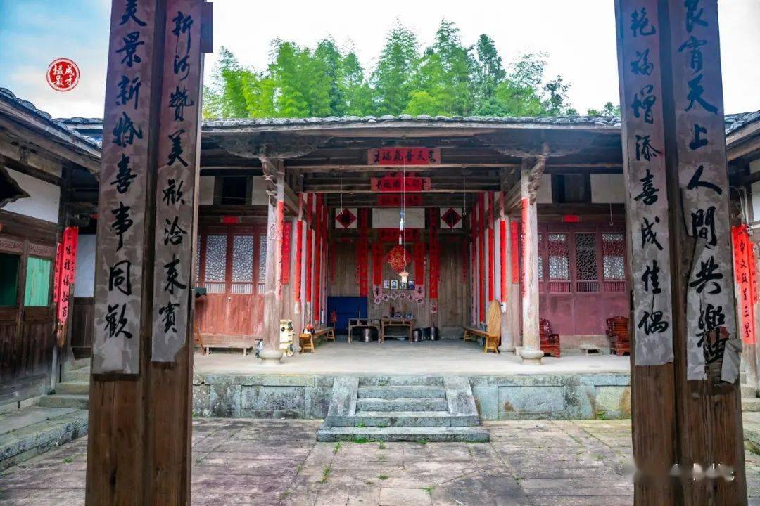 哇人民日报大版面报道永泰因为这个好火