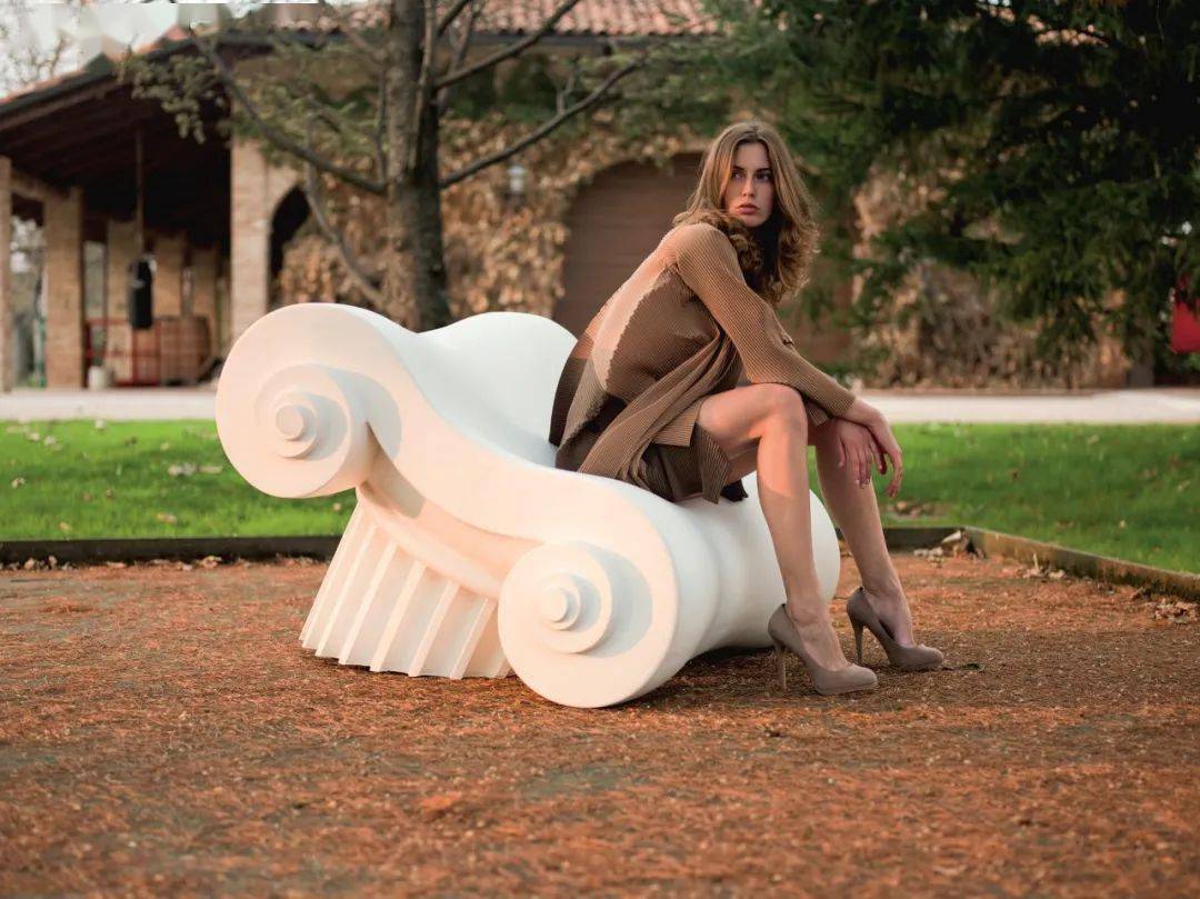 太平洋海盗使用的世界地图浮雕座椅采用特殊涂料工艺处理不怕恶劣天气