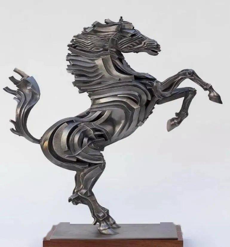 这些像素一般的木条,钢条组成的人像叹为观止!