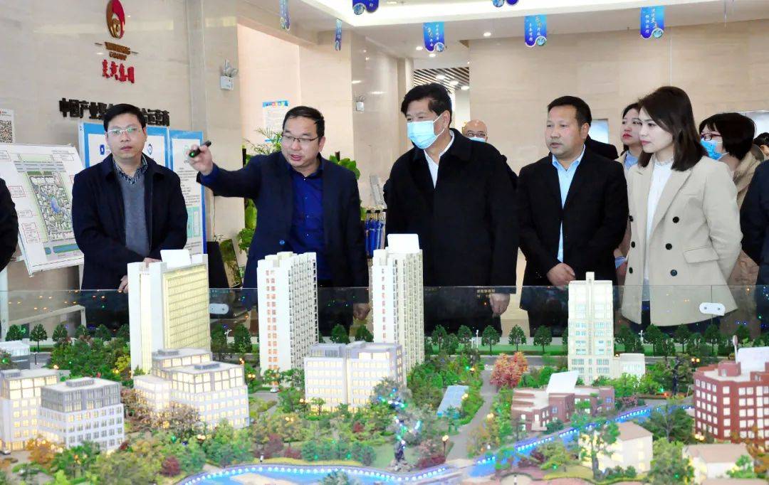 洛阳市副市长侯占国一行调研炎黄科技园