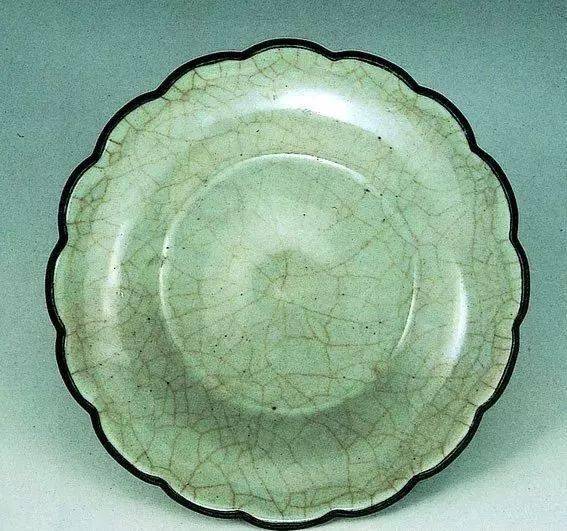 宋代官窑瓷器是一种简约的美!