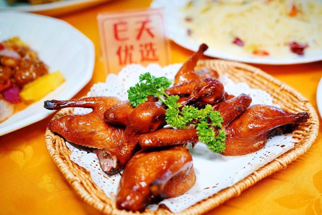 luo ding=东来食府=99店铺地址:罗定市环