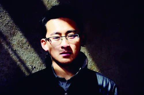 文化名人访谈丨用28个故事重建乡土故园情访青年作家王选