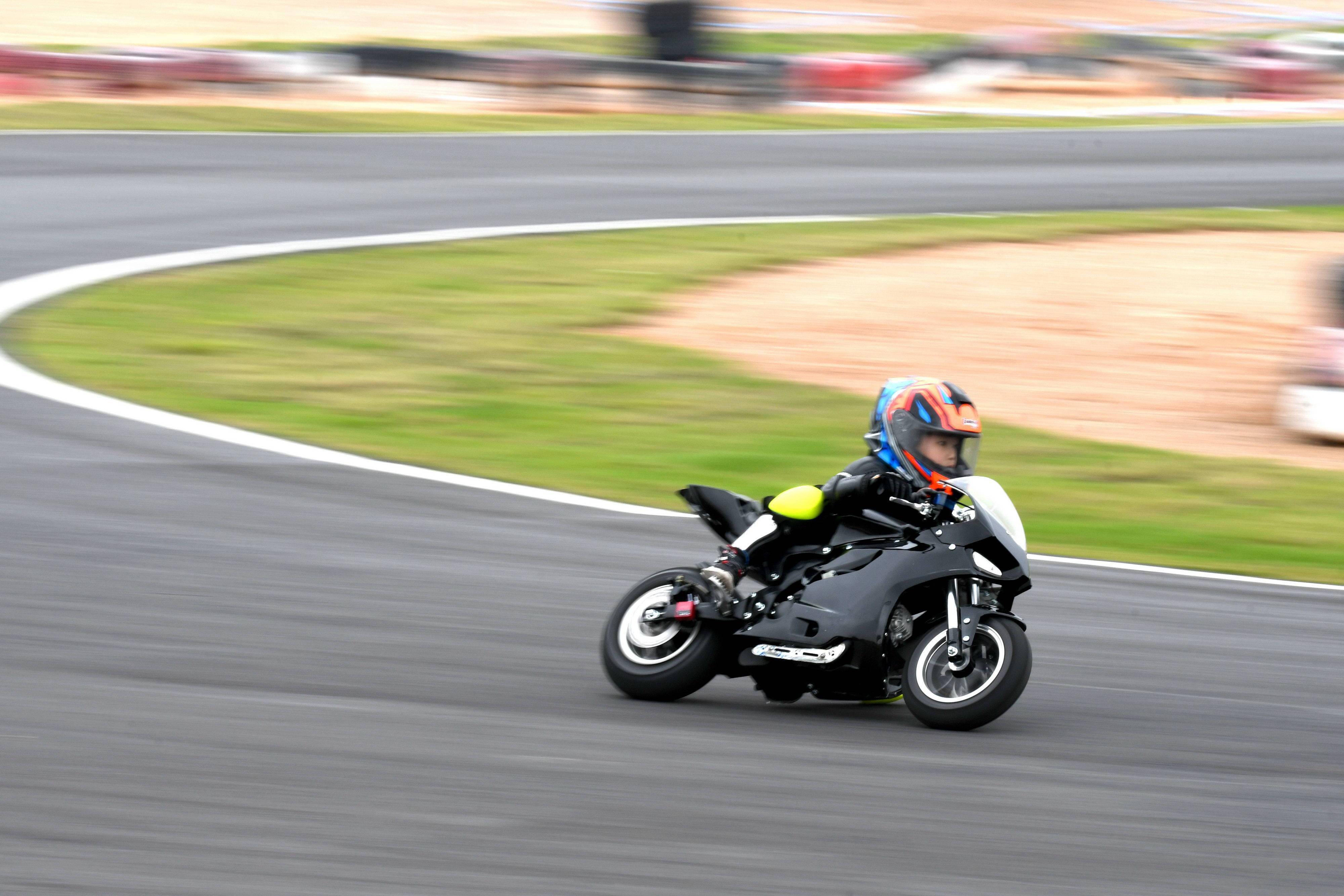 kxdminigp超级联赛广东清远站小车手剪影