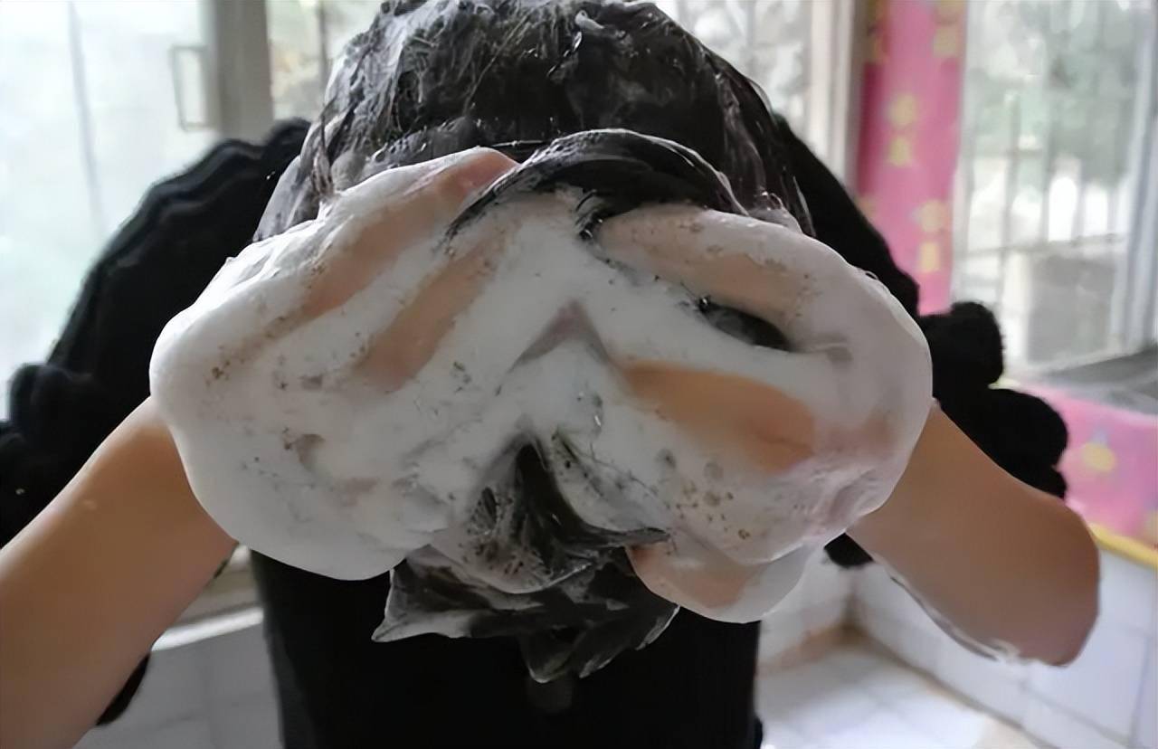 洗头时放几粒阿司匹林坚持两个月后头发会发生什么变化