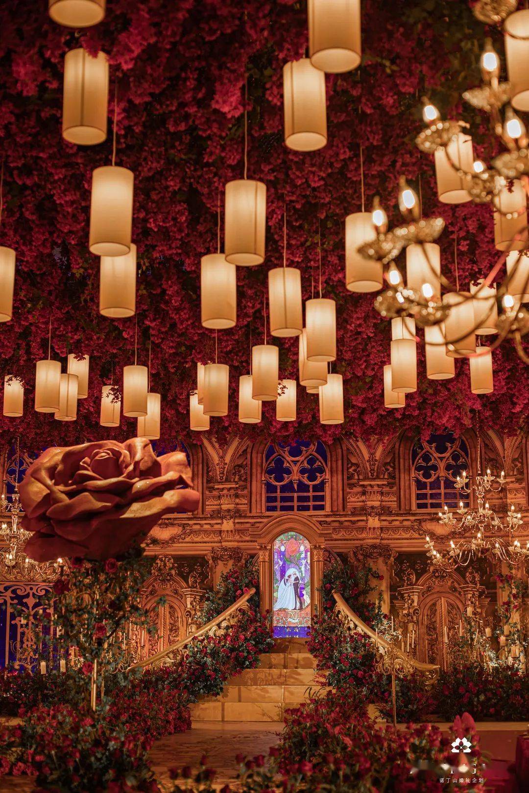 内容来源 |诺丁山婚礼企划公众号—爆款内容—宁波-绍兴全新顶级婚礼