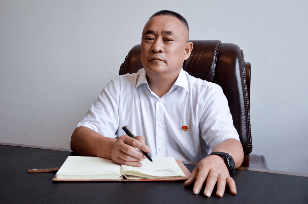 1990年,赵宗逵开启了他的教学生涯,任教于我市一