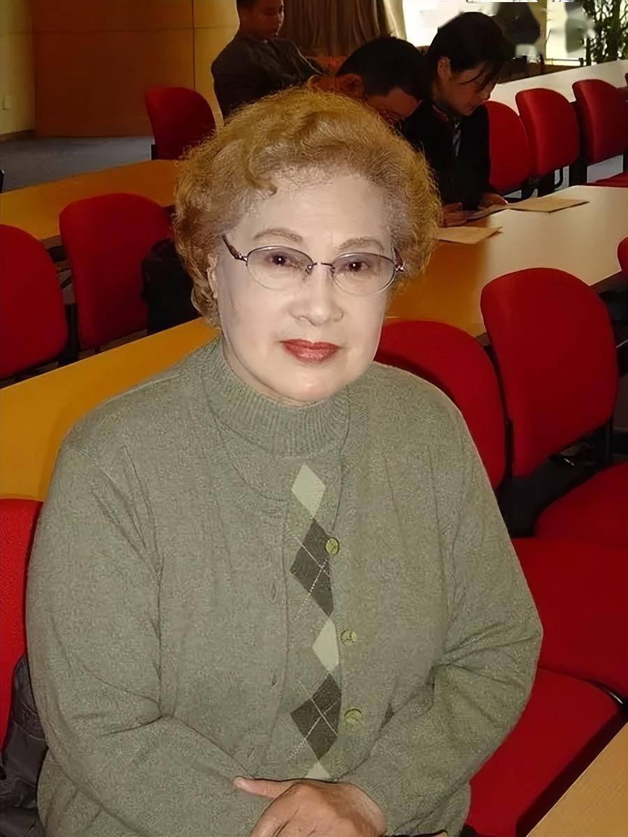 秦怡:一婚遭家暴,二婚丈夫出轨妹妹,她却说都是我的错_电影界_陈天国