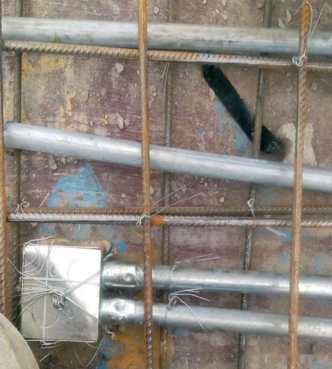 pvc管(硬化聚氯乙烯管),kbg管(扣压式薄壁钢管),jdg管(紧定式薄壁钢管