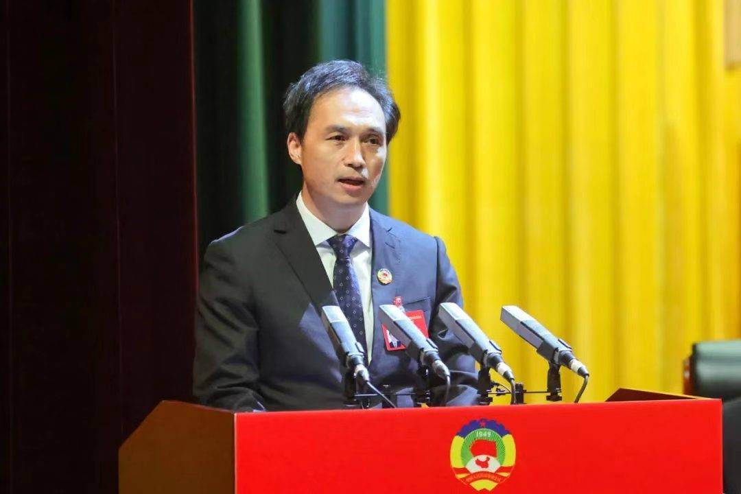 凝心聚力谋发展盐田区政协六届二次会议开幕