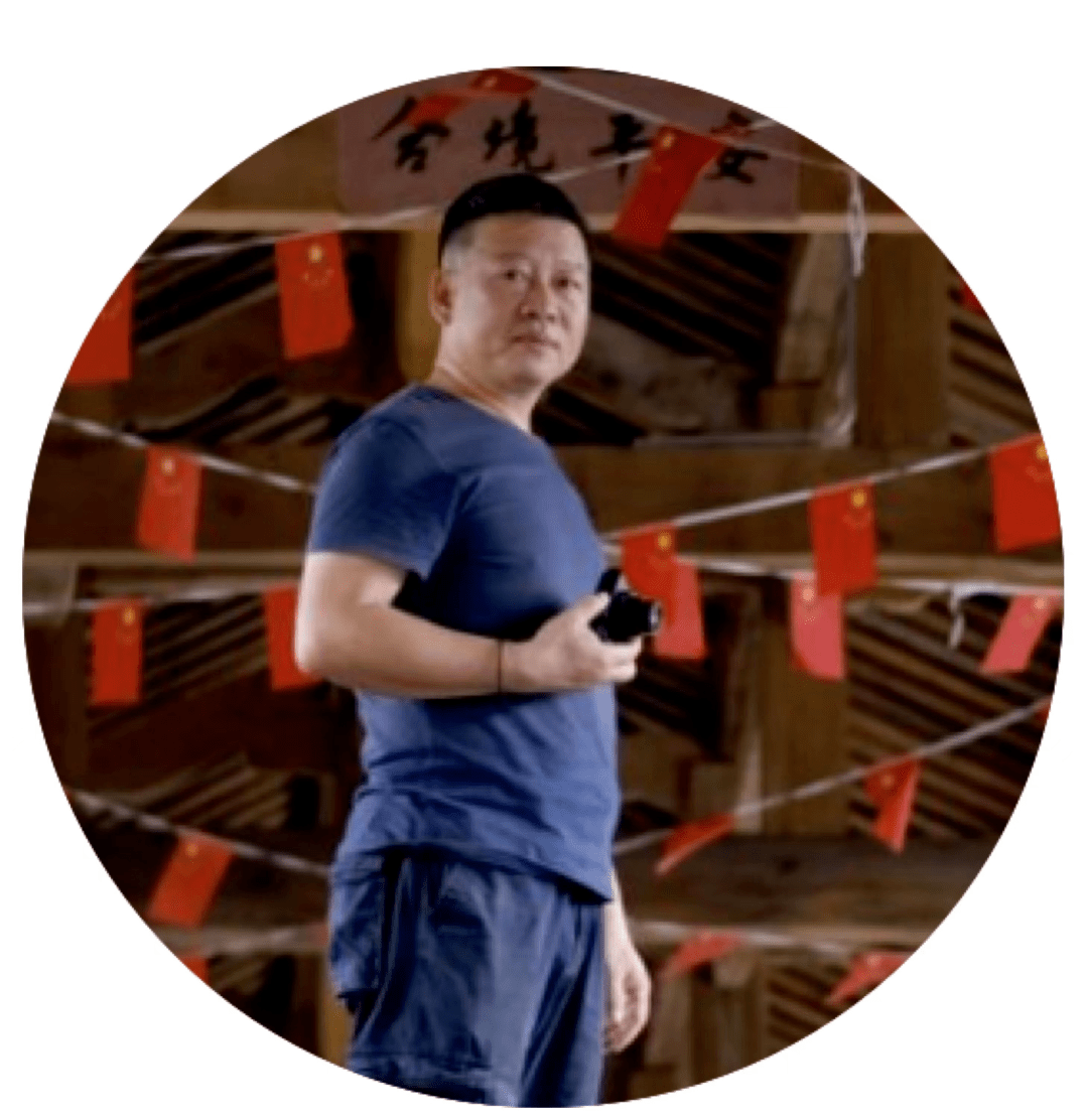 季海波接受温州音乐之声主持人婧文采访△2022年4月,季海波参加温州市