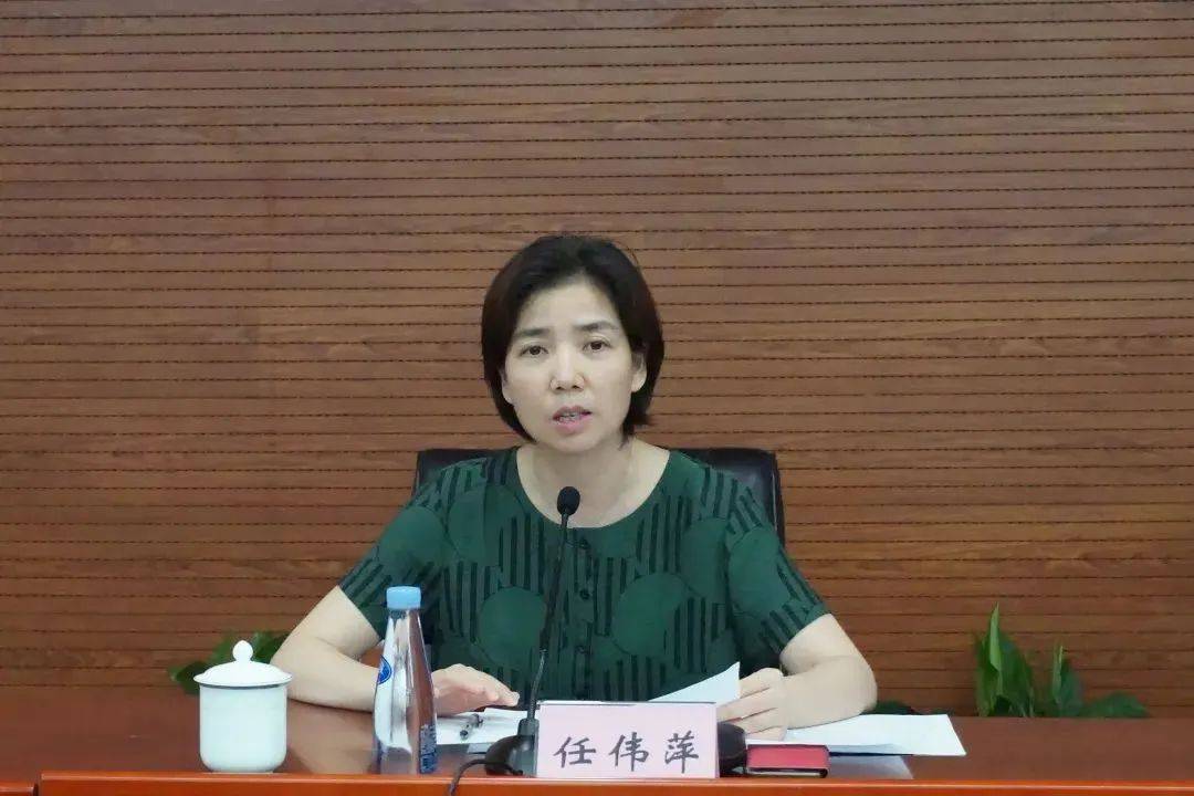 失职渎职,上海一副镇长被免职_上海常务副市长吴清致歉_梅陇镇_任伟萍