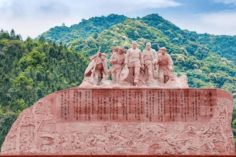 曾经的赣南游击圣地如今的红色旅游名村春日重游油山赣南游击词主题园