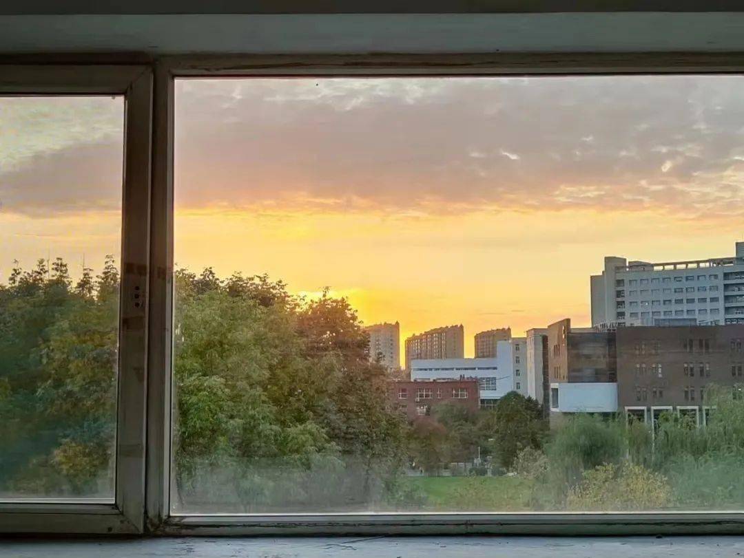 窗外的吉动,那些不曾领略的风景_窗户_夕阳_疫情