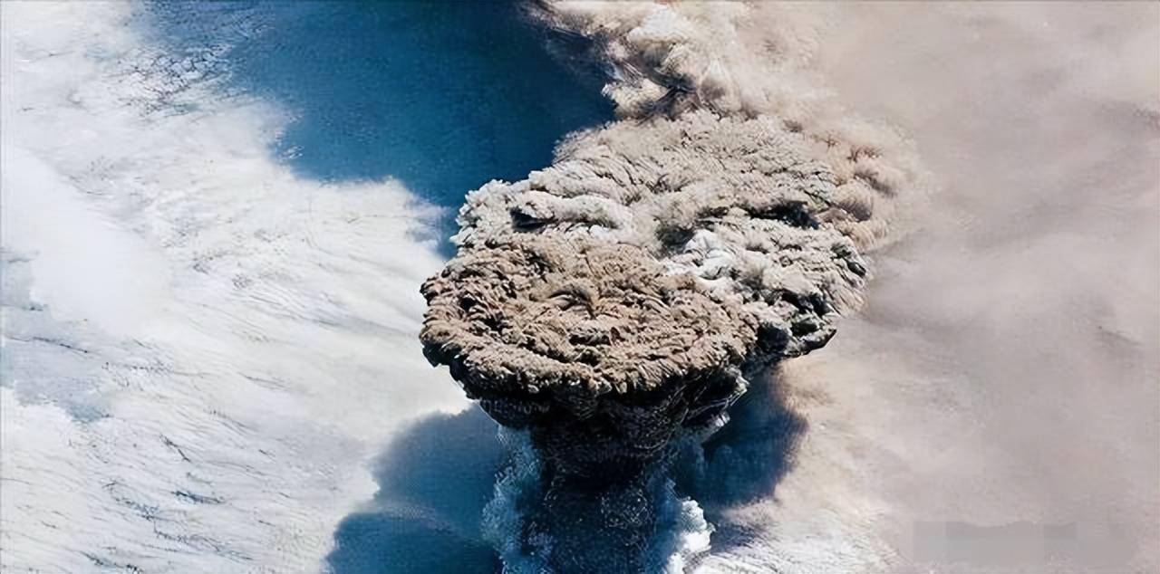 高达58公里汤加火山喷发高度创新纪录喷发物质多达10立方公里
