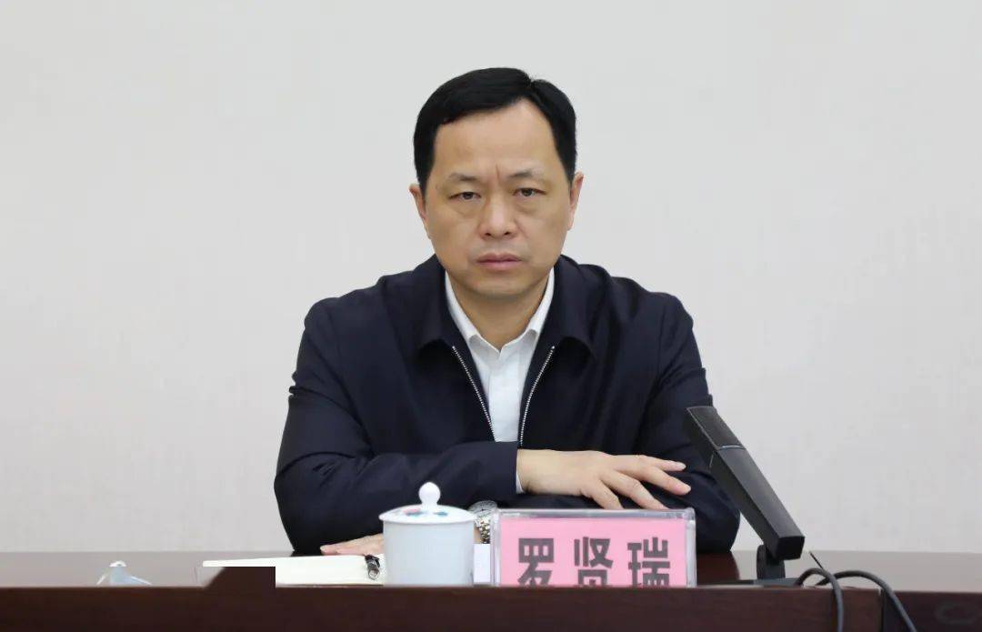 政府副秘书长,市信访联席办常务副主任郑文宝通报了近期全市信访工作