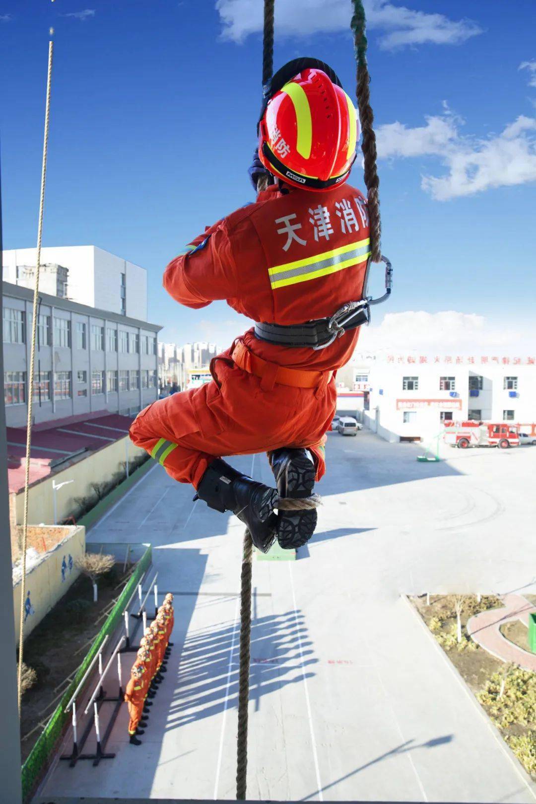 喜报天津市委市政府授予天津市消防救援总队集体一等功