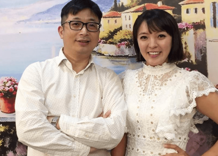 台湾女星官宣怀孕,为生子打近200针,肚皮针眼遍布大片淤青_孩子_老公