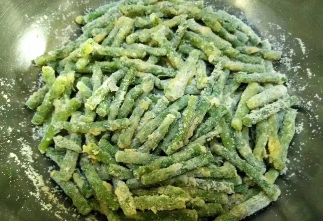 家常蒸豆角的做法简单快速又好吃不粘不坨根根分明