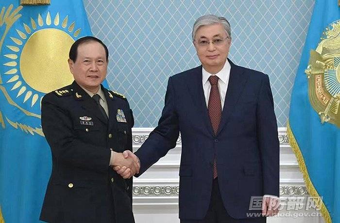 哈萨克斯坦总统托卡耶夫会见中国国务委员兼国防部长魏凤和