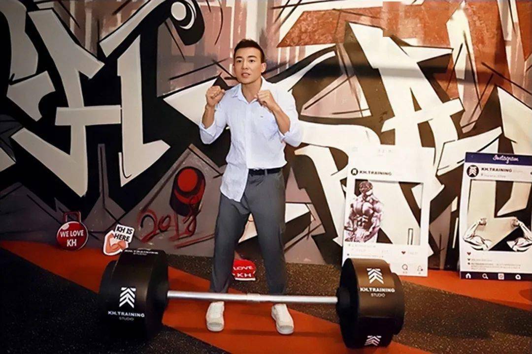 的周杰伦都在刘畊宏的指导之下,练出过像《十二星座》时期的八块腹肌