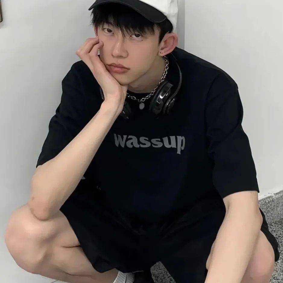 头像60生活再平凡也是限量版