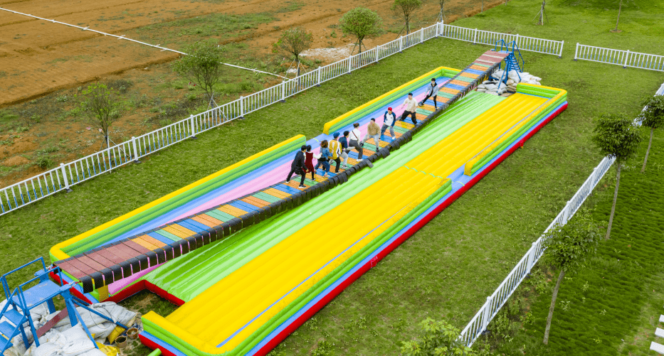 空气车程40分钟左右它位于南宁苏圩镇三,广西天骄草原国际滑草场地址