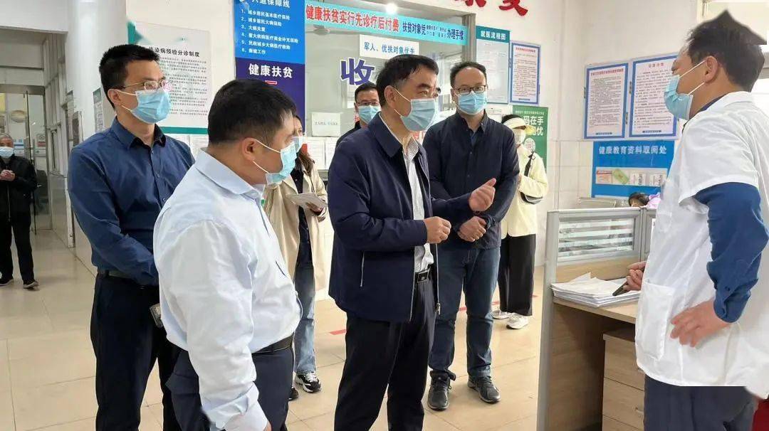 市人大常委会原副主任胡伟到鄱阳县田畈街镇督导常态化疫情防控工作.