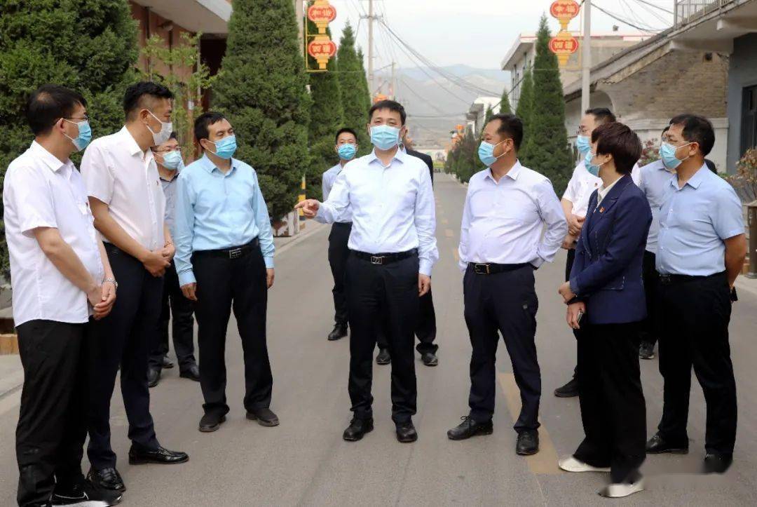 王云在樊村镇调研时强调树典型抓成效引导群众主动参