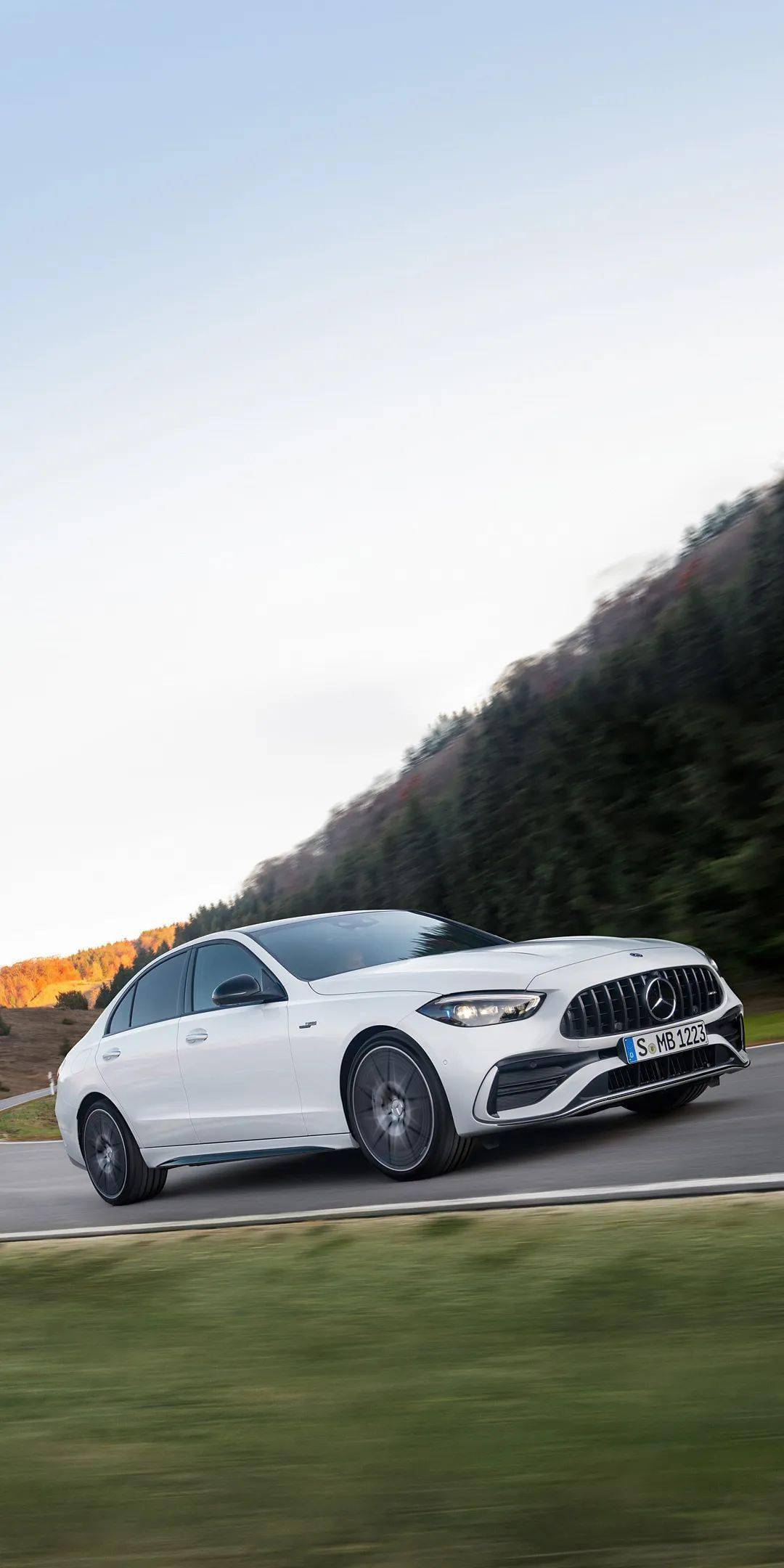 精彩手机壁纸,点击图片,长按保存图片,在手机"设置"中添加成桌面或