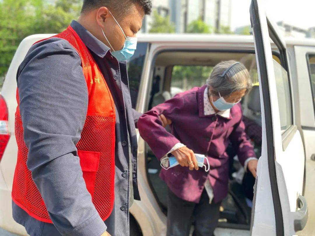 關于浙大一院專家跑腿預約掛號，提供一站式服務-的信息