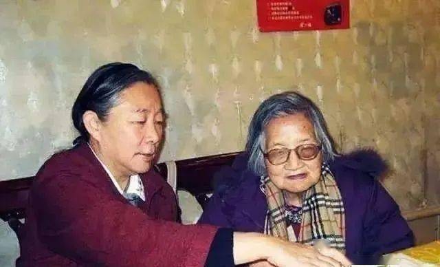 林豆豆76岁了晚年照披露与干妈一起生活