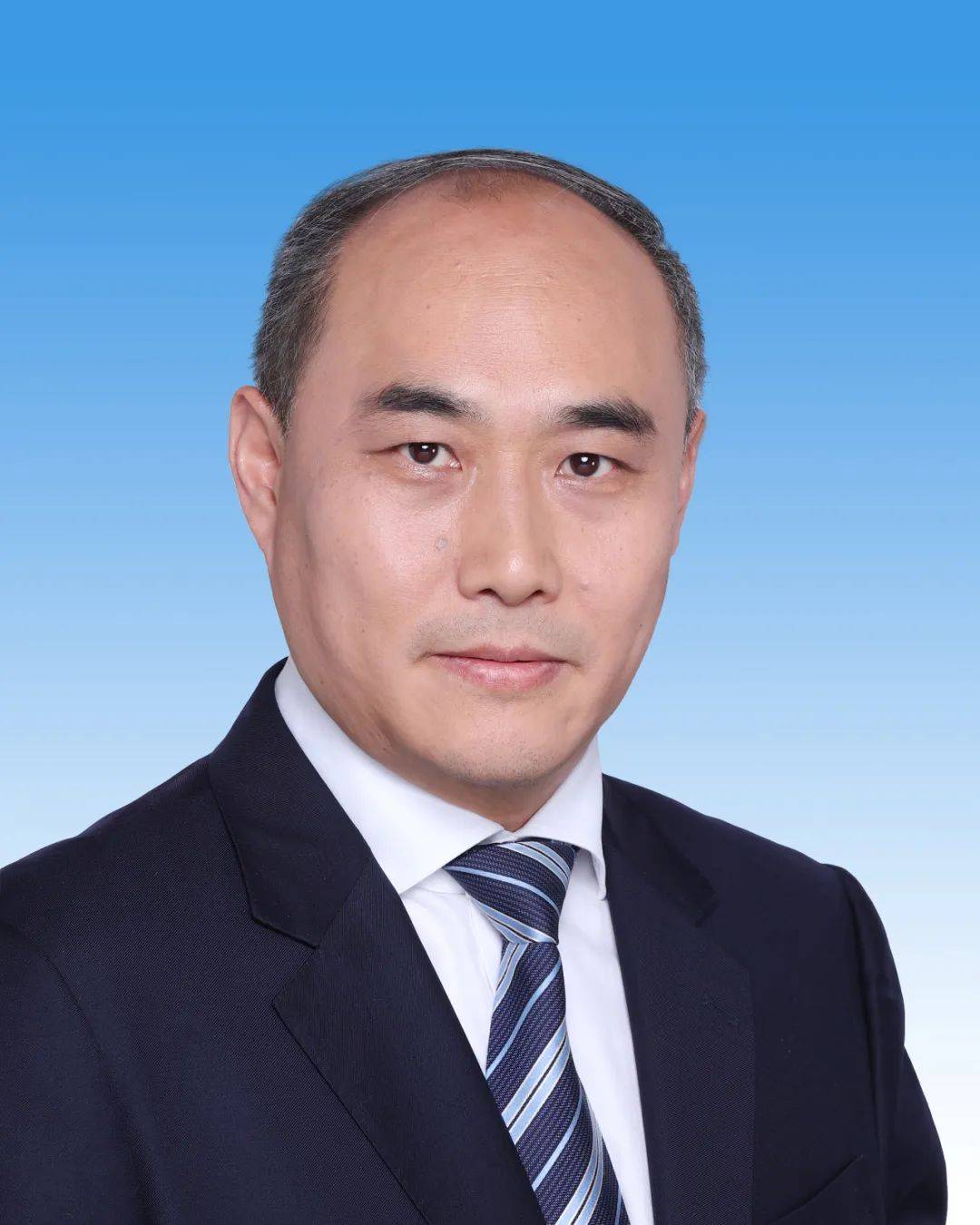 中共成都市第十四届委员会常委简历(附照片)_同志_在职研究生_硕士