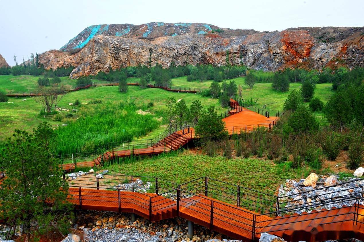 全球样板国内外十大废弃矿坑创造旅游景观奇迹淄博这个矿坑公园被誉为