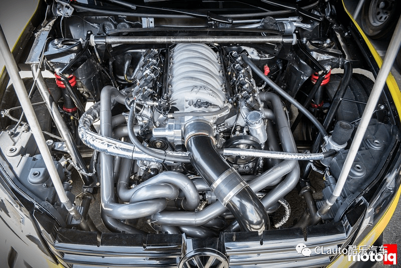 虽然美系偏爱十字曲轴,但十字曲轴的v8,欧系车也用的挺嗨,只通过用不