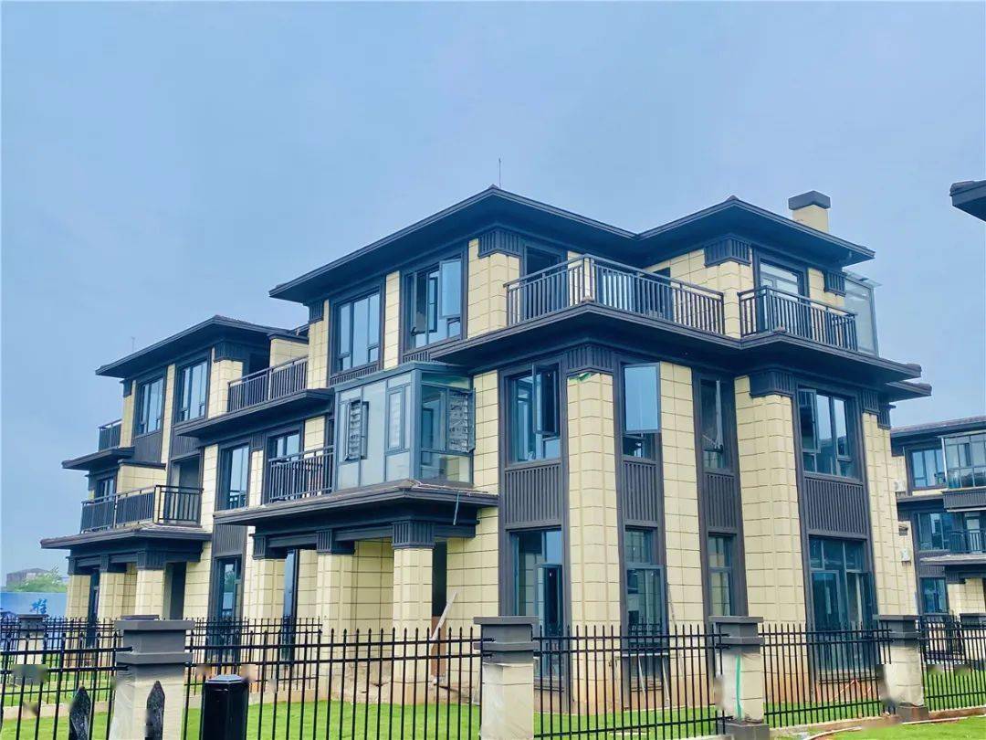 嘉鱼城区上新一线湖景现房院墅即将盛大发售