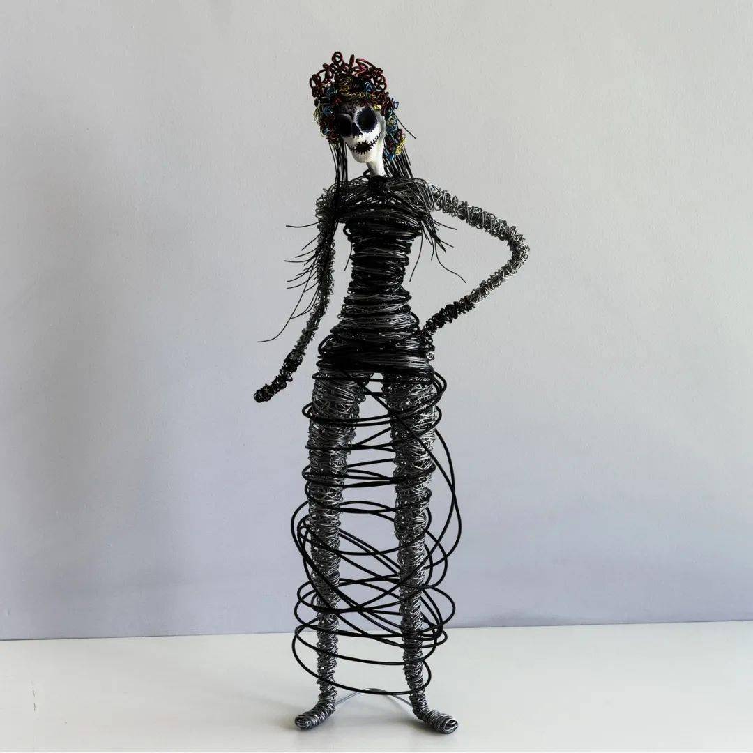 具有生命力的金属丝katerinaharitopoulou