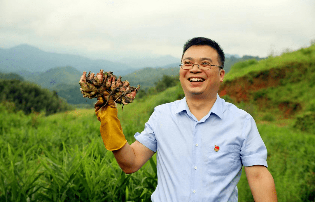 宜丰县历届县委书记图片