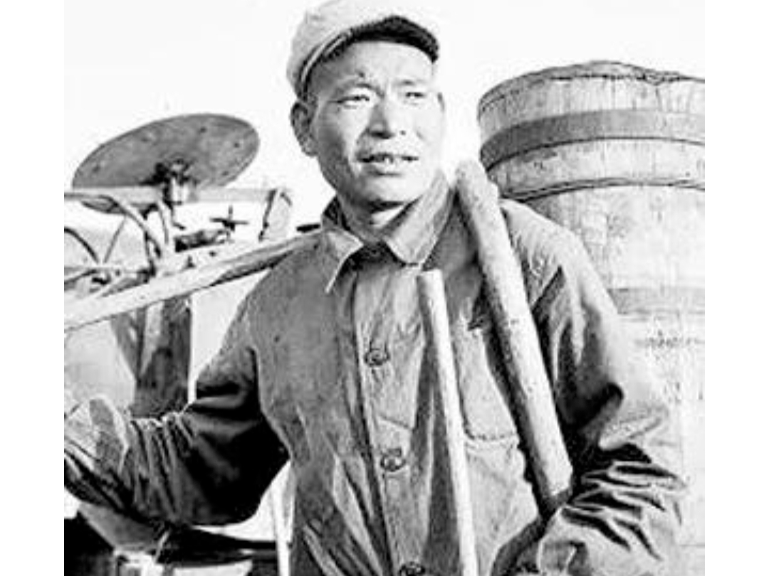 小编就带大家走进一代又一代优秀劳动模范人物的故事,一起来感受劳动