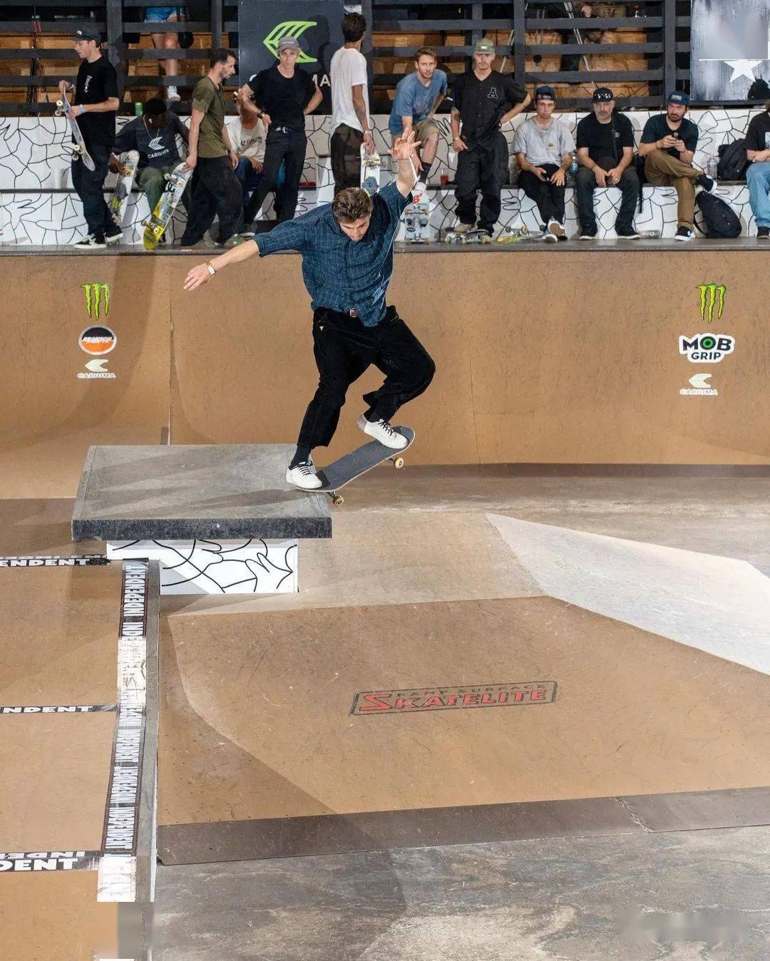 laserflip·vision 动作教学之 rock to fakie