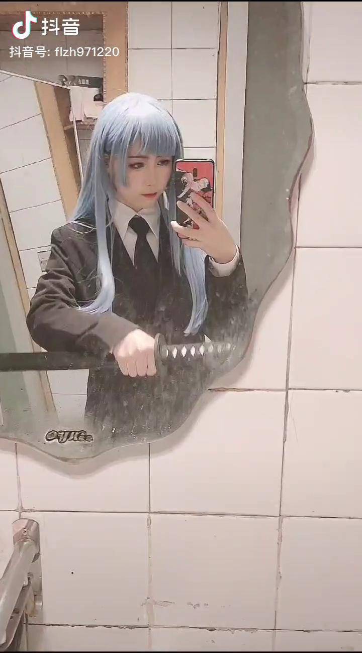 三轮霞参上cos咒术回战三轮霞