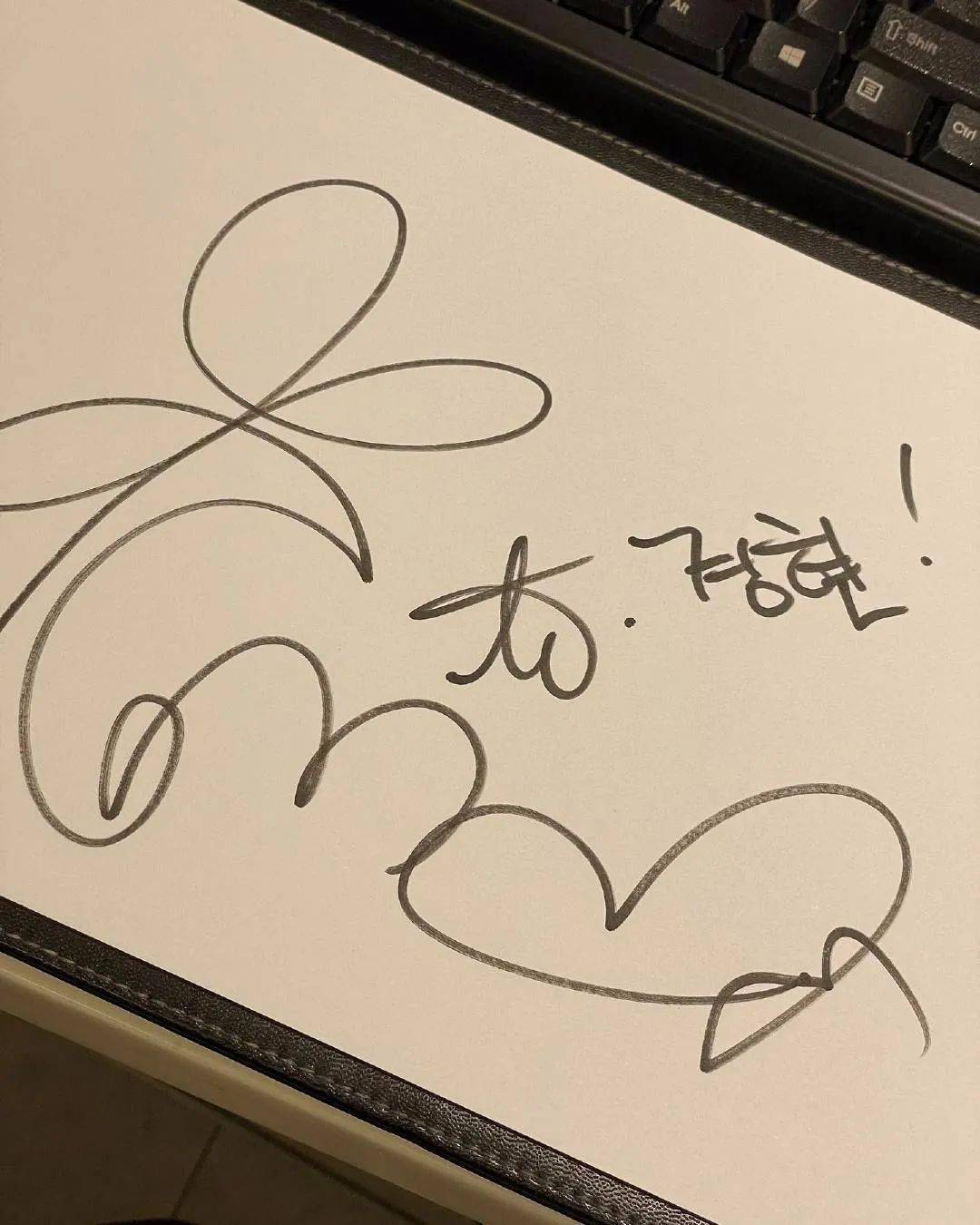 最新粉丝在机场得到权志龙的签名