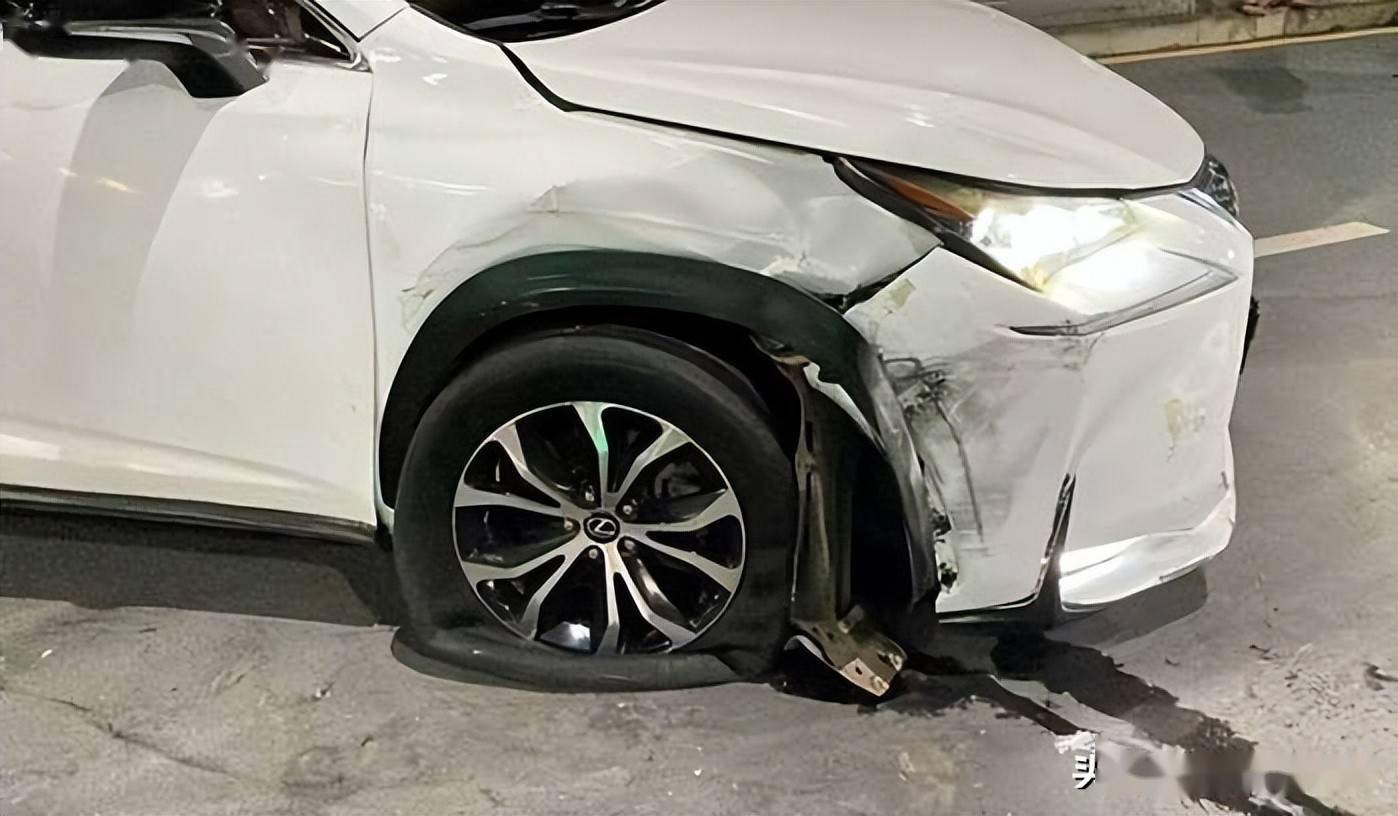 柬埔寨男星豪车被刮蹭获赔500美元