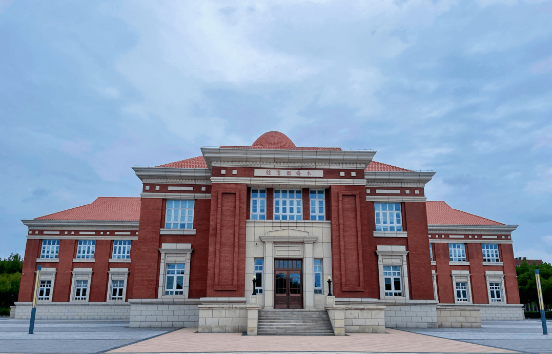 木斋图书馆硝烟之下,安有宁静倭寇的铁蹄震碎学子的书声风景不殊,神州