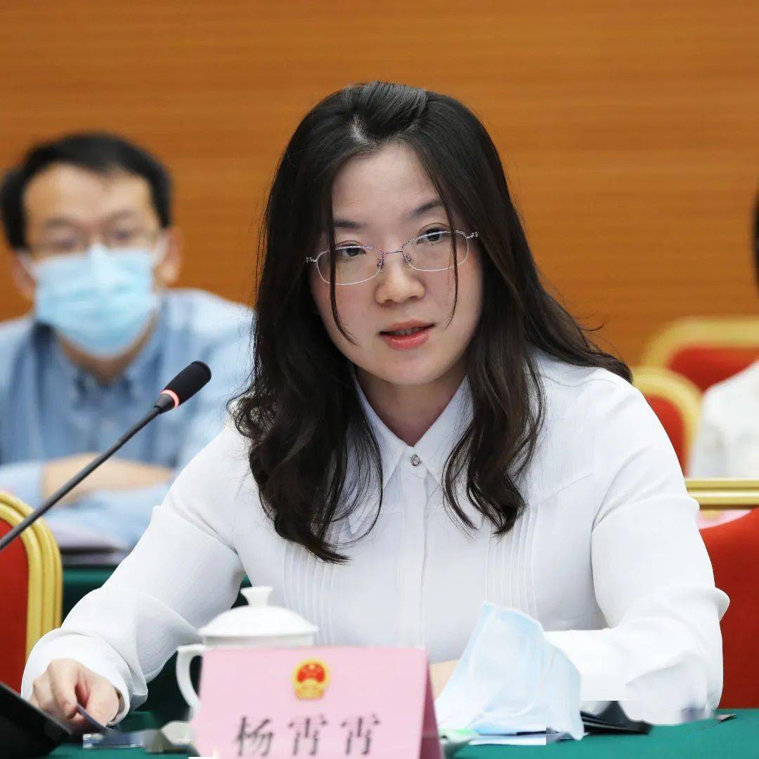 在新时代人大工作中书写青春华章