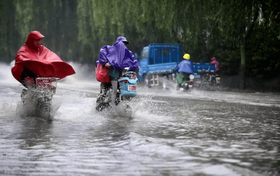 紧急预警中到大雨暴雨即将杀到桂林桂林人挺住