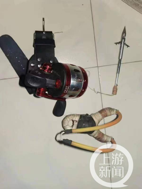 警方连续破获3起弹弓射鱼非法捕捞案